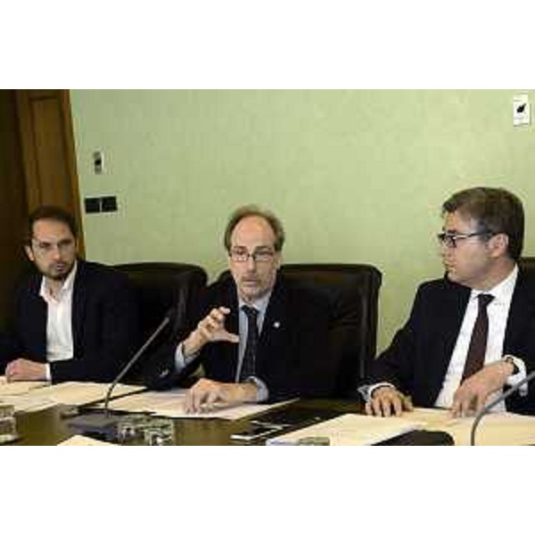 Gli assessori regionali Cristiano Shaurli (Risorse agricole e forestali), Gianni Torrenti (Cultura, Sport e Solidarietà) e Francesco Peroni (Finanze, Patrimonio, Coordinamento e Programmazione Politiche economiche e comunitarie) durante la riunione dell Giunta regionale del FVG - Trieste 13/04/2016