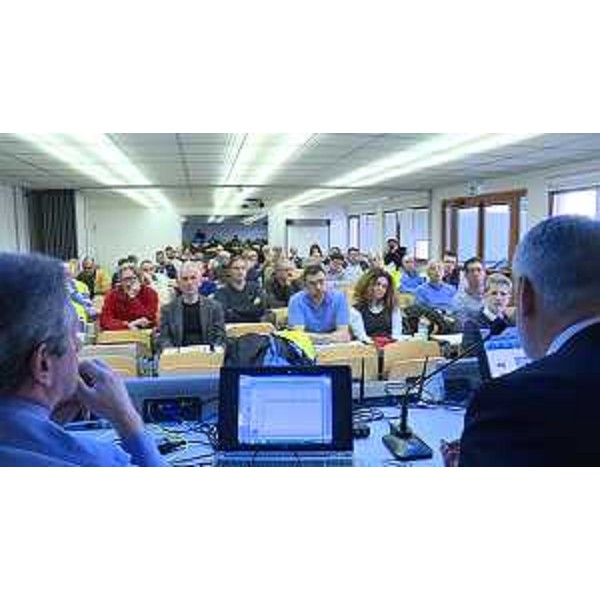 Luciano Sulli (Direttore centrale Protezione civile Regione FVG) e Paolo Panontin (Assessore regionale Protezione civile) all'incontro formativo rivolto alle strutture comunali e ai gruppi comunali di volontariato, nella sede della Protezione civile - Palmanova 14/04/2016