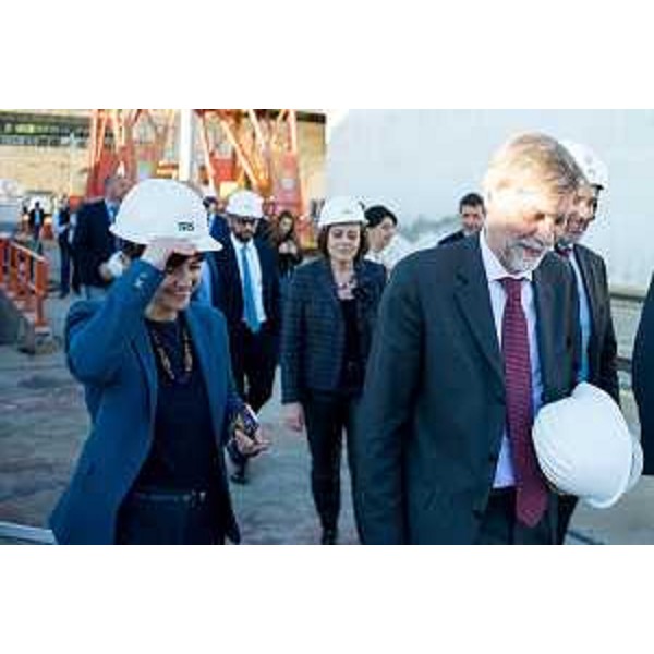 Debora Serracchiani (Presidente Regione Friuli Venezia Giulia) e Graziano Delrio (Ministro Infrastrutture e Trasporti) nel corso della visita al Trieste Refitting System (TRS) - Trieste 14704/2016 (Foto Fabrizio Rigo / TRS)
