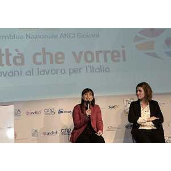 Debora Serracchiani (Presidente Regione Friuli Venezia Giulia) alla settima assemblea nazionale ANCI Giovani, sul tema "La Città che vorrei", alla Stazione Marittima - Trieste 15/04/2016