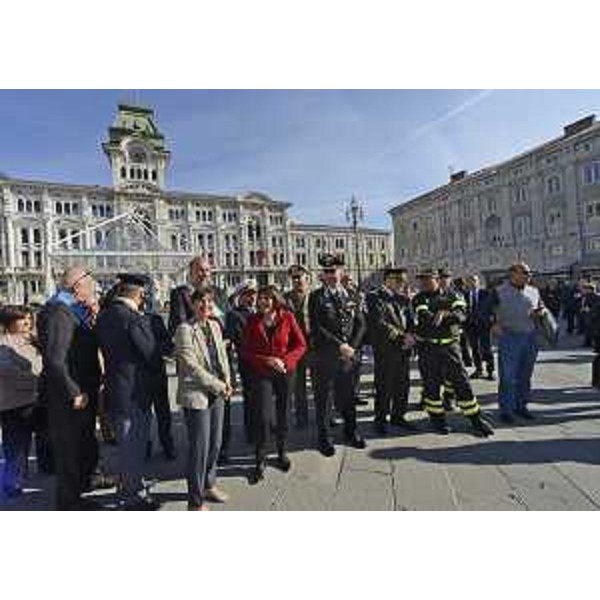 Debora Serracchiani (Presidente Regione Friuli Venezia Giulia), Roberto Cosolini (Sindaco Trieste) e Annapaola Porzio (Prefetto Trieste) alla cerimonia di lettura dei nomi dei Caduti nella Grande Guerra, in piazza Unità d'Italia - Trieste 16/04/2016