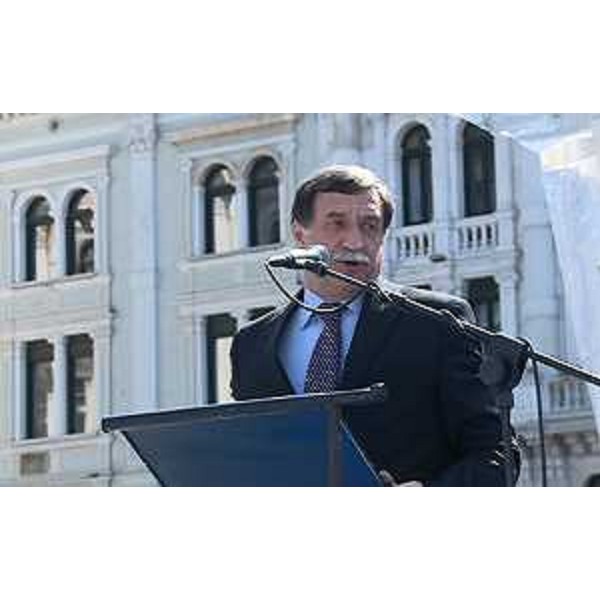 Domenico Rossi (Sottosegretario Difesa) alla cerimonia di lettura dei nomi dei Caduti nella Grande Guerra, in piazza Unità d'Italia - Trieste 16/04/2016