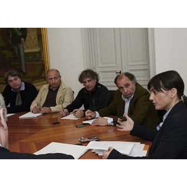 Debora Serracchiani (Presidente Regione Friuli Venezia Giulia) all'incontro con le rappresentanze sindacali e la proprietà della Ferriera di Servola sul Protocollo per la prevenzione delle malattie professionali - Trieste 18/04/2016