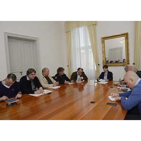 Debora Serracchiani (Presidente Regione Friuli Venezia Giulia) all'incontro con le rappresentanze sindacali e la proprietà della Ferriera di Servola sul Protocollo per la prevenzione delle malattie professionali - Trieste 18/04/2016