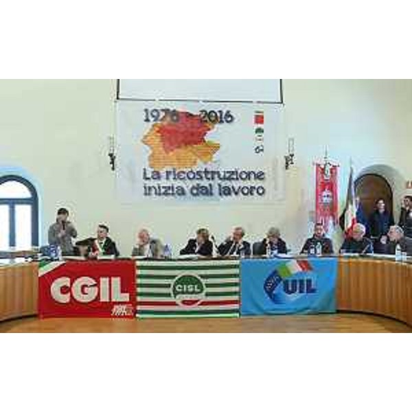 L'incontro "La ricostruzione inizia dal lavoro", in Municipio - Venzone 26/04/2016