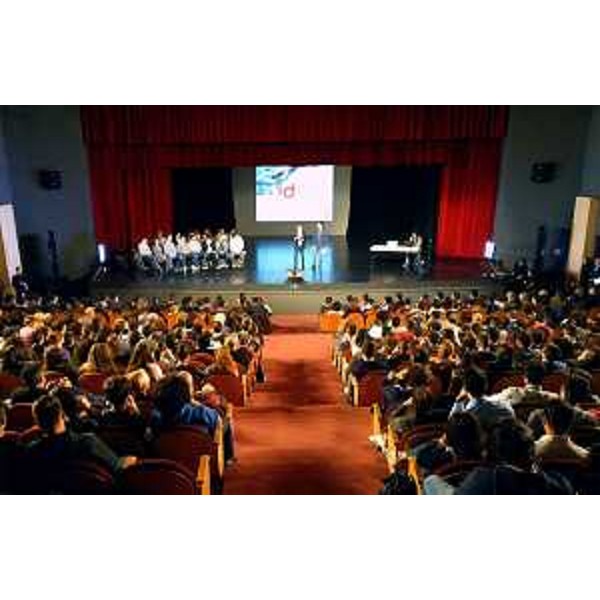Presentazione dell'Applicazione (App) AlbaOne sviluppata dall'AreaGiovani del CRO di Aviano, nell'ambito dell' "internet day fvg / id fvg", all'Auditorium Concordia - Pordenone 29/04/2016