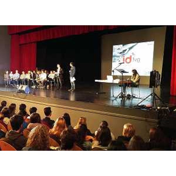 Presentazione dell'Applicazione (App) AlbaOne sviluppata dall'AreaGiovani del CRO di Aviano, nell'ambito dell' "internet day fvg / id fvg", all'Auditorium Concordia - Pordenone 29/04/2016