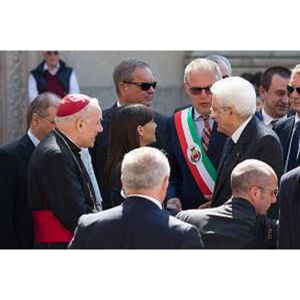 Sergio Mattarella (Presidente Repubblica Italiana), accompagnato da Andrea Bruno Mazzocato (Arcivescovo Udine), Debora Serracchiani (Presidente Regione Friuli Venezia Giulia) e Paolo Urbani (Sindaco Gemona), a Gemona per le celebrazioni a 40 anni dal terremoto in Friuli - 06/05/2016