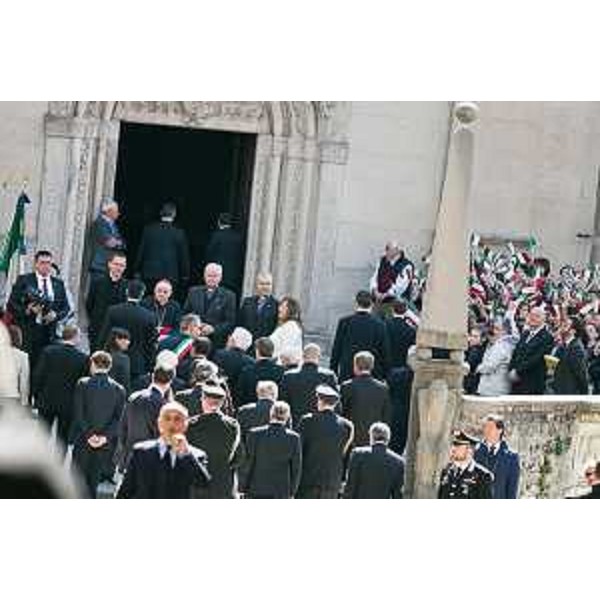 La comunità locale accoglie Sergio Mattarella (Presidente Repubblica Italiana) in Duomo a Gemona per le celebrazioni a 40 anni dal terremoto in Friuli - 06/05/2016