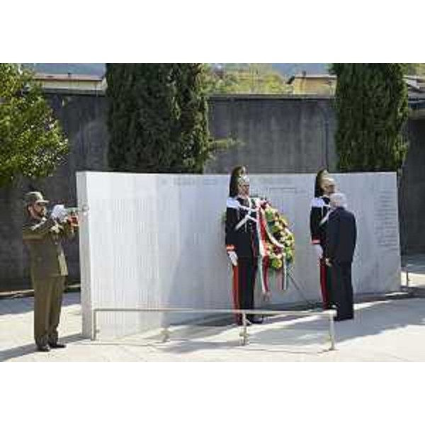 Sergio Mattarella (Presidente Repubblica Italiana) al Cimitero di Gemona per le celebrazioni a 40 anni dal terremoto in Friuli - 06/05/2016