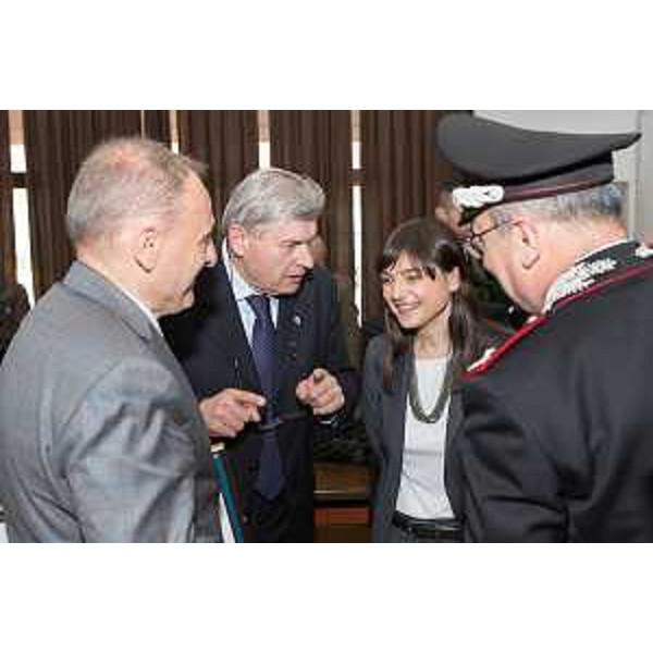 Debora Serracchiani (Presidente Regione Friuli Venezia Giulia) alla cerimonia di consegna di riconoscimenti a Istituzioni, Enti, associazioni e rappresentanze impegnate nel dopo terremoto del 1976 e durante la ricostruzione del Friuli, nella Sala consiliare - Trasaghis 06/05/2016