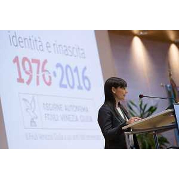 Debora Serracchiani (Presidente Regione Friuli Venezia Giulia) interviene alla seduta straordinaria del Consiglio regionale del Friuli Venezia Giulia, nell'Auditorium della Regione - Udine 06/05/2016