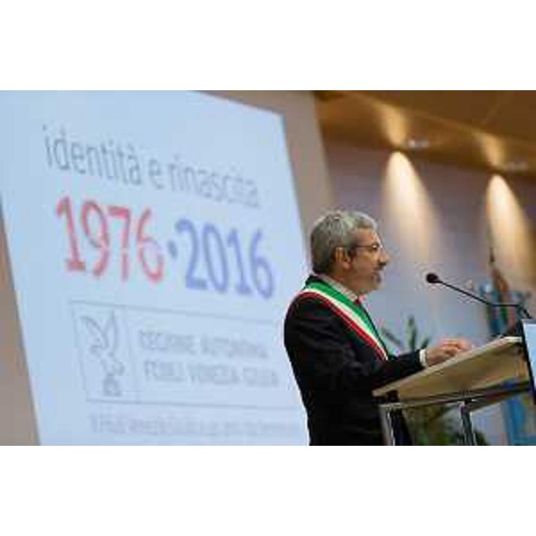 Furio Honsell (Sindaco Udine) interviene alla seduta straordinaria del Consiglio regionale del Friuli Venezia Giulia, nell'Auditorium della Regione - Udine 06/05/2016