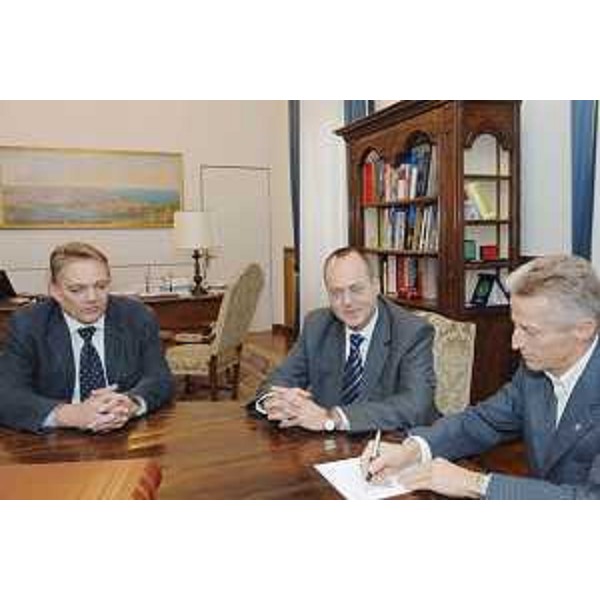 Riccardo Illy (Presidente Regione Friuli Venezia Giulia) riceve Tomislav Vidosevic, Ambasciatore di Croazia in Italia, e Ivan Lackovic, Console generale di Croazia in Italia, nella sede della Presidenza della Regione a Trieste. (Trieste 25/10/07)