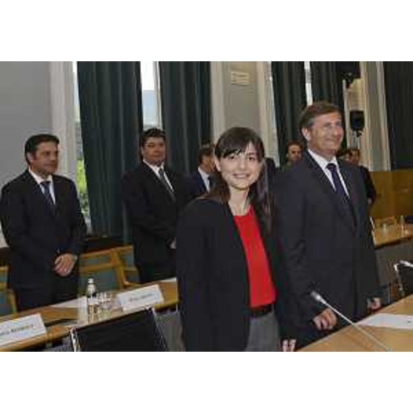 Debora Serracchiani (Presidente Regione Friuli Venezia Giulia) e Karl Viktor Erjavec (Vicepremier e ministro Affari Esteri Repubblica di Slovenia) alla seconda sessione plenaria del Comitato congiunto Friuli Venezia Giulia - Slovenia nella Sala Verde del Municipio - Nova Gorica (SLO) 10/05/2016