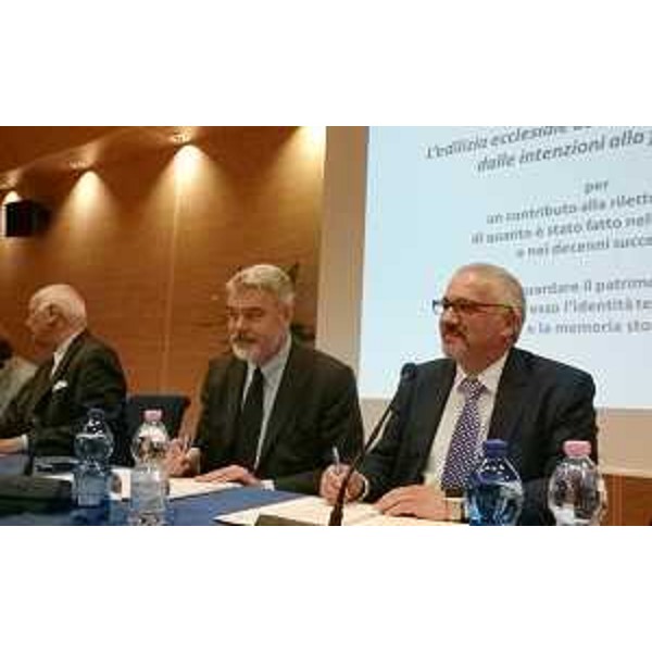 Firma della Convenzione tra Regione Friuli Venezia Giulia e Soprintendenza Belle Arti e Paesaggio del Friuli Venezia Giulia per la salvaguardia dei beni culturali in caso di terremoto, nell'ambito del convegno "Ricostruire la memoria. Il patrimonio culturale del Friuli a quarant'anni dal terremoto", nell'Auditorium della Regione Friuli Venezia Giulia - Udine 11/05/2016