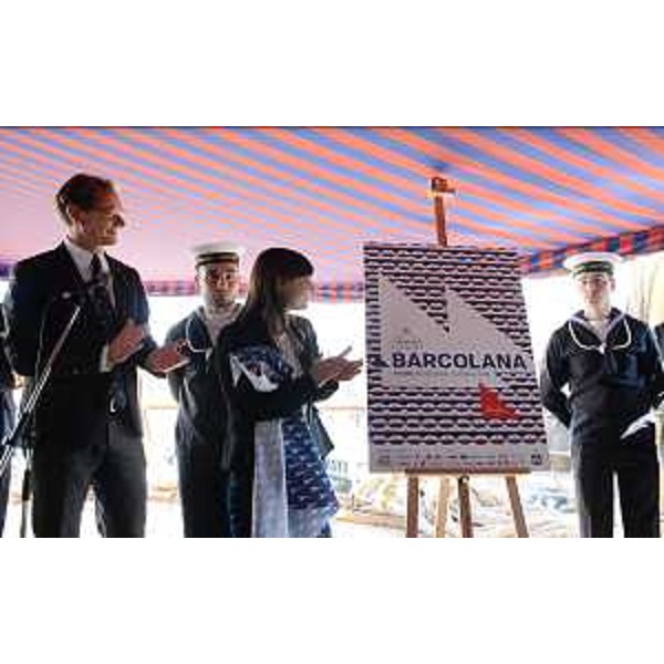 Mitja Gialuz (Presidente Società Velica Barcola Grignano) e Debora Serracchiani (Presidente Regione Friuli Venezia Giulia) alla presentazione del manifesto firmato da Gillo Dorfles per la quarantottesima edizione della Barcolana, a bordo della Amerigo Vespucci ormeggiata alla Stazione Marittima - Trieste 12/05/2016 (Foto Alberto Locatelli)