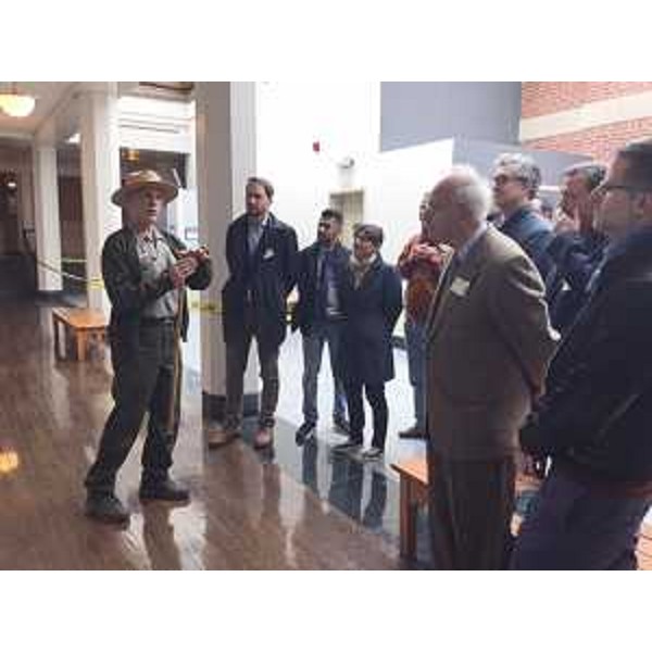Il ranger Sam Webb illustra l'Immigration Museum di Ellis Island a Debora Serracchiani (Presidente Regione Friuli Venezia Giulia), Cristiano Shaurli (Assessore regionale Risorse agricole e forestali), Francesco Genuardi (Console generale d'Italia a New York) e a una delegazione di rappresentanti di corregionali - New York 15/05/2016