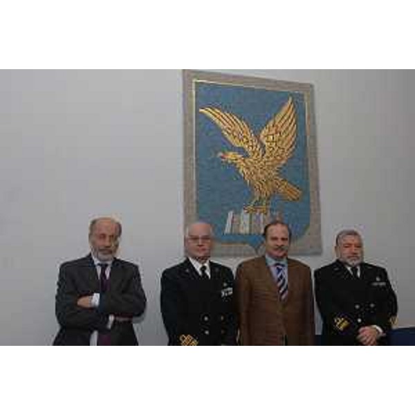 Gianfranco Moretton (Vicepresidente Giunta Regionale) e Vincenzo Spaziante (Vicecapo dipartimento Protezione Civile nazionale) (Trieste, 14/02/06)