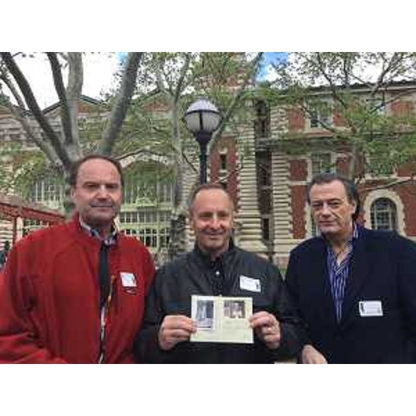 Giuseppe Clemente e Steve Paveglio (Soci Famee Furlane New York) e Antonio Volpe Pasini (Consigliere Fogolâr Big Apple) a Ellis Island - New York 15/05/2016