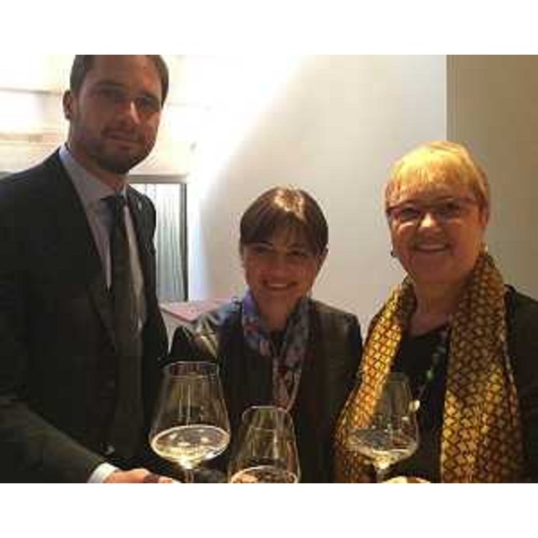 Cristiano Shaurli (Assessore regionale Risorse agricole e forestali), Debora Serracchiani (Presidente Regione Friuli Venezia Giulia) e Lidia Bastianich (chef/owner) nel ristorante Felidia - New York 15/05/2016