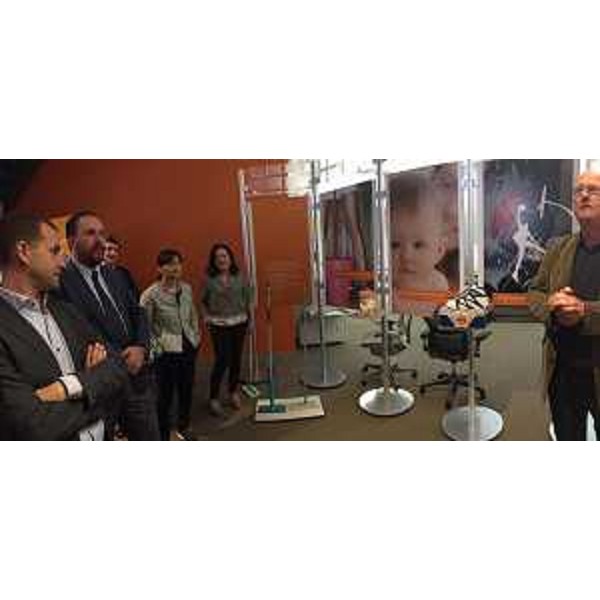 La delegazione del Friuli Venezia Giulia, accompagnata da Carmencita Bua (Chief operating officer Continuum LLC) e Gianfranco Zaccai (Presidente Continuum LLC), visita l'Azienda Continuum LLC - Boston 17/05/2016