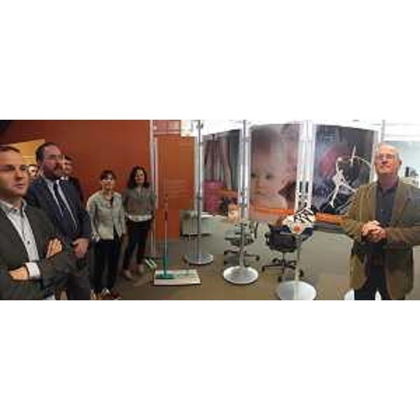 La delegazione del Friuli Venezia Giulia, accompagnata da Carmencita Bua (Chief operating officer Continuum LLC) e Gianfranco Zaccai (Presidente Continuum LLC), visita l'Azienda Continuum LLC - Boston 17/05/2016