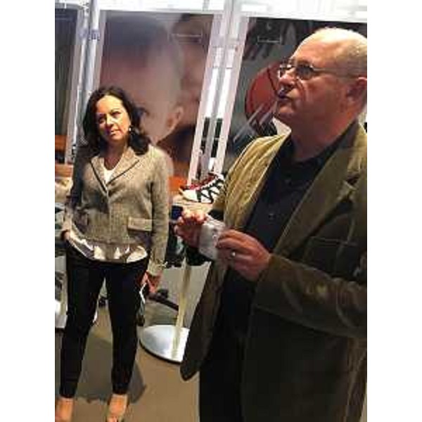 Carmencita Bua (Chief operating officer Continuum LLC) e Gianfranco Zaccai (Presidente Continuum LLC) durante la visita della delegazione del Friuli Venezia Giulia all'Azienda Continuum LLC - Boston 17/05/2016