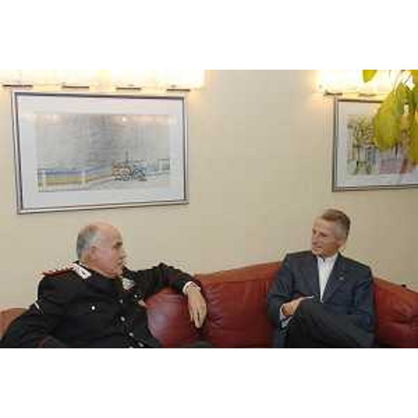 Riccardo Illy (Presidente Regione Friuli Venezia Giulia) riceve il generale di Corpo d'armata Libero Lo Sardo, a capo del Comando interregionale Carabinieri "Vittorio Veneto" di Padova, nella sede del Consiglio regionale. (Trieste 25/10/07)