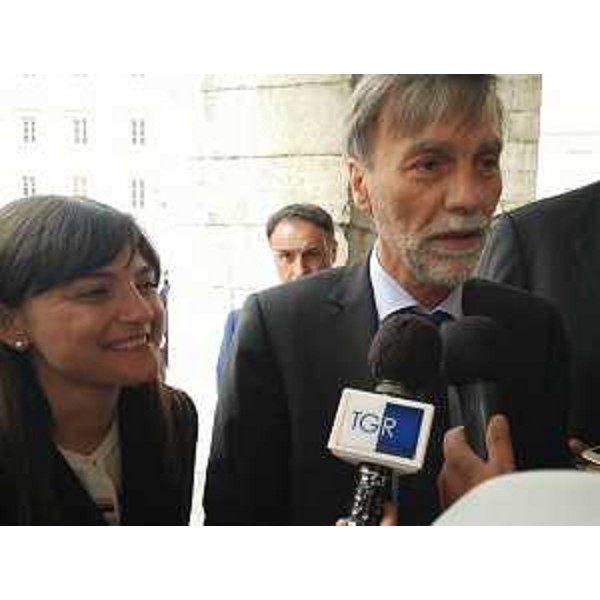 Debora Serracchiani (Presidente Regione Friuli Venezia Giulia) e Graziano Delrio (Ministro Infrastrutture e Trasporti) a margine della conferenza internazionale "Supporting local enterprises and SMEs (Small and Medium Enterprises) along China's belt and road initiative in South Eastern Europe", al Teatro Lirico Comunale Giuseppe Verdi - Trieste 19/05/2016