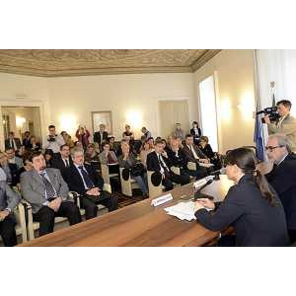 Debora Serracchiani (Presidente Regione Friuli Venezia Giulia) e Sergio Razeto (Presidente Confindustria Venezia Giulia) all'incontro "Il rilancio strategico dell'area di crisi industriale complessa di Trieste. Il percorso e i vantaggi per le imprese e l'occupazione", nella sede di Confindustria - Trieste 20/05/2016