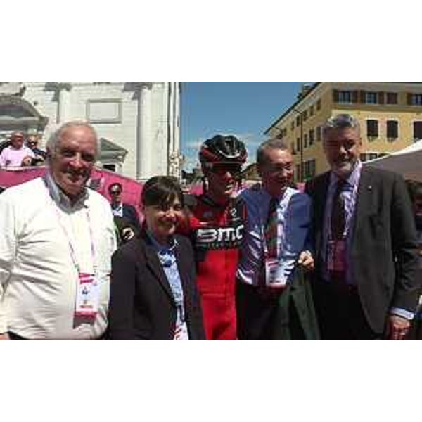 Enzo Cainero (Organizzatore XIII Tappa 99° Giro d'Italia), Debora Serracchiani (Presidente Regione Friuli Venezia Giulia), Sergio Bolzonello (Vicepresidente Regione FVG e assessore Attività produttive, Turismo e Cooperazione) e Paolo Panontin (Assessore regionale Autonomie locali e Protezione civile) alla partenza della XIII Tappa del 99° Giro d'Italia - Palmanova 20/05/2016
