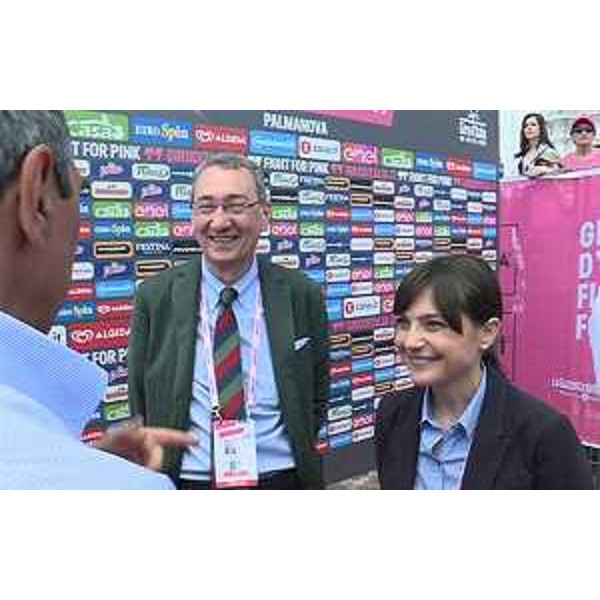 Sergio Bolzonello (Vicepresidente Regione FVG e assessore Attività produttive, Turismo e Cooperazione) e Debora Serracchiani (Presidente Regione Friuli Venezia Giulia) alla partenza della XIII Tappa del 99° Giro d'Italia - Palmanova 20/05/2016