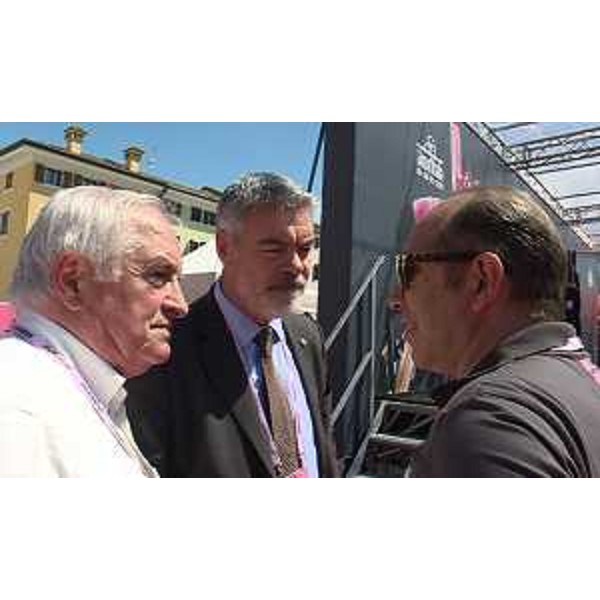 Enzo Cainero (Organizzatore XIII Tappa 99° Giro d'Italia) e Paolo Panontin (Assessore regionale Autonomie locali e Protezione civile) alla partenza della XIII Tappa del 99° Giro d'Italia - Palmanova 20/05/2016