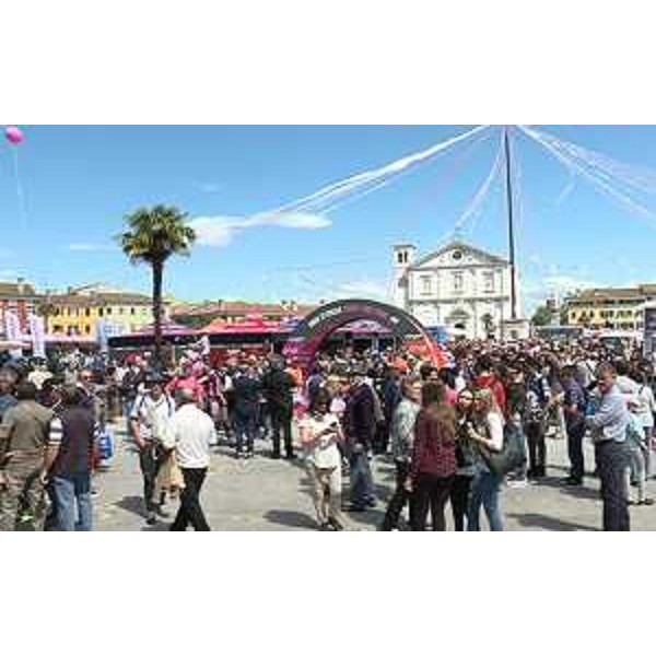 Partenza della XIII Tappa del 99° Giro d'Italia - Palmanova 20/05/2016