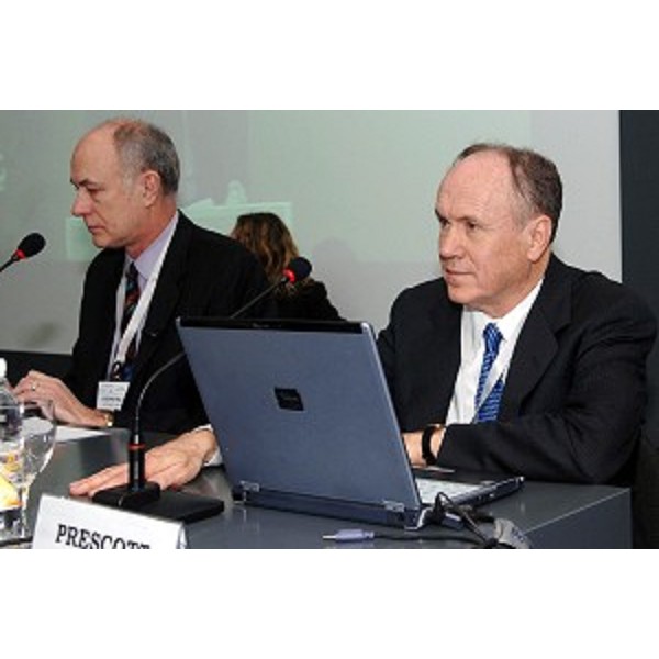 Gleen Hiemstra (Futurologo) e Edward Prescotto (Premio Nobel per l'economia 2004) (Udine, 11/02/06)