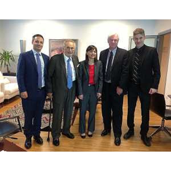 Marc Antoine Dumas (Consigliere Affari politici-economici Ambasciata Canada), Primo Di Luca (Console onorario Canada a Udine), Debora Serracchiani (Presidente Regione Friuli Venezia Giulia), Peter MacGovern (Ambasciatore Canada a Roma) e Jan Scazighino (Ministro e consigliere economico-commerciale Ambasciata Canada) – Udine 25/05/2016