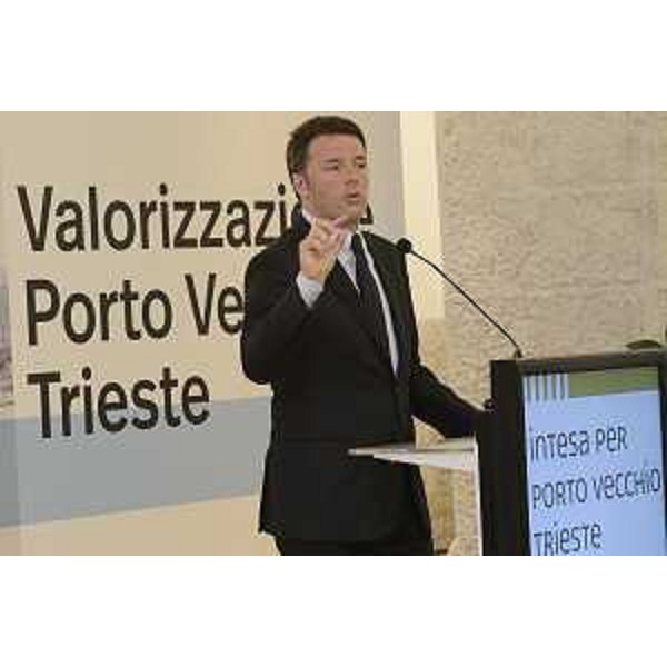 Matteo Renzi (Presidente Consiglio Ministri) all'incontro per la firma del Protocollo d'intesa per la valorizzazione del Porto Vecchio di Trieste, nel Magazzino 26 - Trieste 28/05/2016