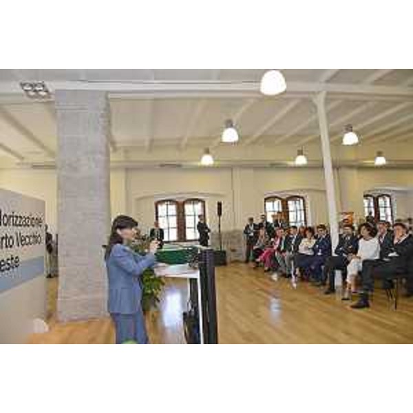 Debora Serracchiani (Presidente Regione Friuli Venezia Giulia) all'incontro per la firma del Protocollo d'intesa per la valorizzazione del Porto Vecchio di Trieste, nel Magazzino 26 - Trieste 28/05/2016