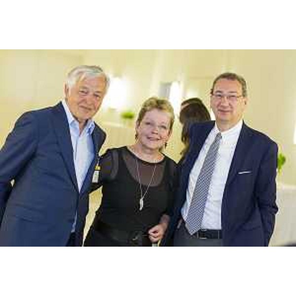 Franz Hlavac (Redazione Tiere Furlane numero 24), Gisela Hopfmüller (Redazione Tiere Furlane numero 24) e Sergio Bolzonello (Vicepresidente Regione FVG e assessore Attività produttive, Turismo e Cooperazione) alla presentazione del numero 24, maggio 2016, della rivista "Tiere Furlane / Terra Friulana", al MuseumsQuartier (MQ) - Vienna 31/05/2016 (Foto Martin Steiger)