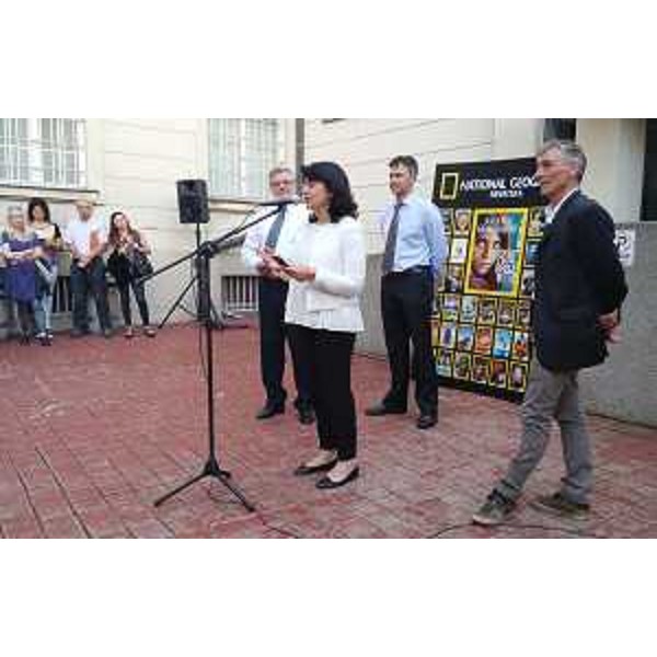 Hrvoje Prčič (Direttore National Geographic Hrvatska), Mariagrazia Santoro (Assessore regionale Infrastrutture e Territorio e presidente Fondazione Dolomiti UNESCO), Sanjin Mihelić (Direttore Museo Archeologico Nazionale croato) e Georg Tappeiner (Fotografo) all'inaugurazione della mostra "Dolomiti - Il cuore di pietra del mondo" - Zagabria 01/06/2016