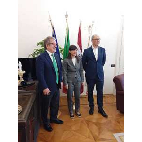 Incontro tra Roberto Maroni (Presidente Regione Lombardia), Debora Serracchiani (Presidente Regione autonoma Friuli Venezia Giulia) e Ugo Rossi (Presidente Provincia autonoma Trento) prima degli interventi al Festival Economia Trento / I luoghi della crescita - Trento 03/06/2016