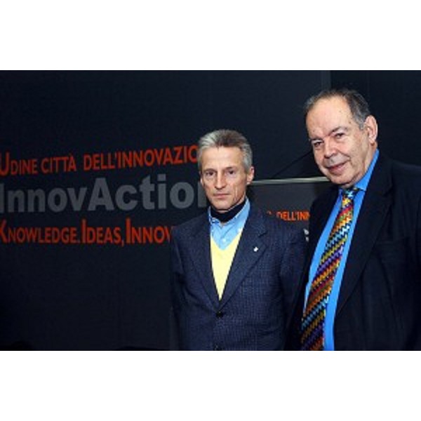 Riccardo Illy (Presidente Regione Friuli Venezia Giulia) e Edward De Bono (Ideatore della teoria del Pensiero Laterale e leader del Pensiero creativo e costruttivo) (Udine, 09/02/06)