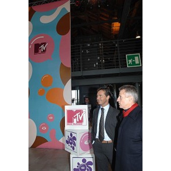 Riccardo Illy (Presidente Regione Friuli Venezia Giulia) stand MTV (Udine, 09/02/06)