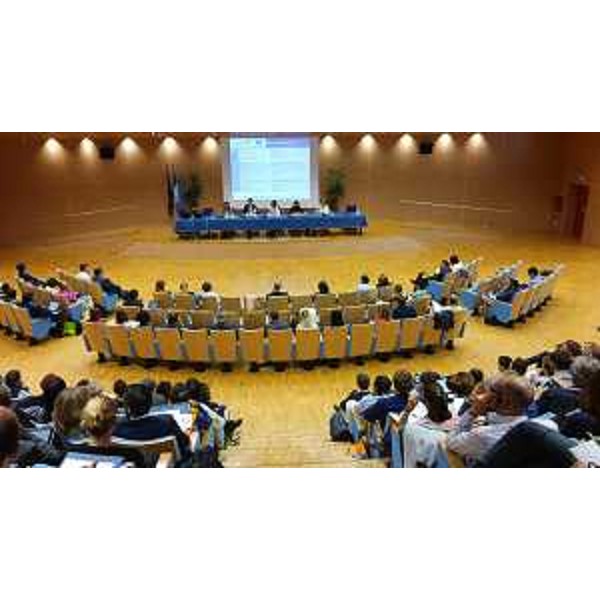 Il convegno "Building bridges between cross-border. Experiences 2007-2013 and perspectives 2014-2020" del Programma Interreg V-A Italia-Slovenia, nell'Auditorium Comelli della Regione FVG - Udine 09/06/2016