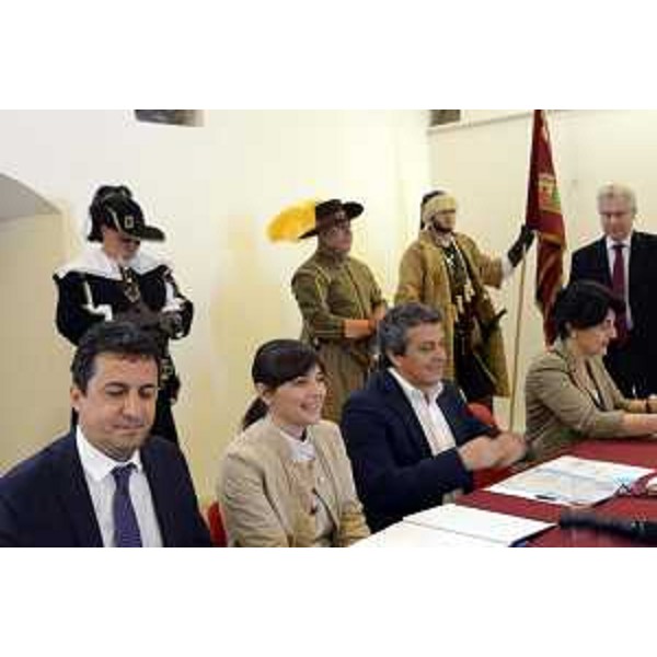 Roberto Reggi (Direttore generale Agenzia Demanio), Debora Serracchiani (Presidente Regione Friuli Venezia Giulia), Francesco Martines (Sindaco Palmanova), Mariagrazia Santoro (Assessore regionale Infrastrutture e Territorio) alla presentazione del Protocollo d'intesa sul recupero e la valorizzazione del Patrimonio immobiliare pubblico del Friuli Venezia Giulia - Palmanova (UD) 13/06/2016