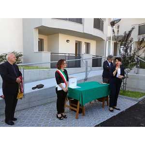 Mariagrazia Santoro (Assessore regionale Infrastrutture e Territorio) all'inaugurazione dei nuovi alloggi ATER a Zoppola - Zoppola (PN) 15/06/2016