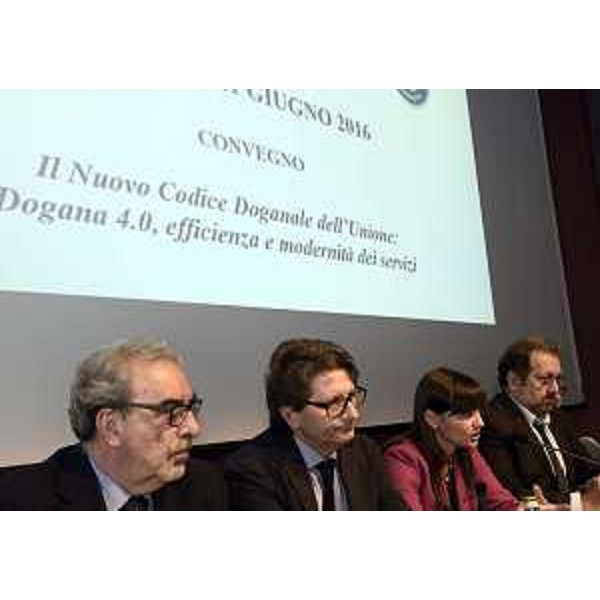 Sergio Razeto (Presidente Confindustria Venezia Giulia), Zeno D'agostino (Commissario Autorità Portuale Trieste), Debora Serracchiani (Presidente Regione Friuli Venezia Giulia) e Giuseppe Peleggi (Direttore Agenzia Dogane) al convegno "Il nuovo Codice Doganale dell'Unione: Dogana 4.0, efficienza e modernità dei servizi", alla Stazione Marittima - Trieste 21/06/2016