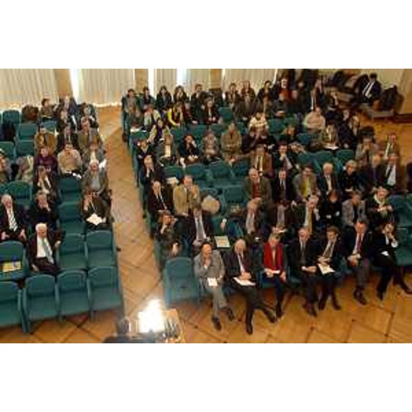 Riccardo Illy (Presidente Regione Friuli Venezia Giulia) ed Edward De Bono (Ideatore della teoria del Pensiero Laterale e leader del Pensiero creativo e costruttivo) al convegno (Trieste, 09/02/06)