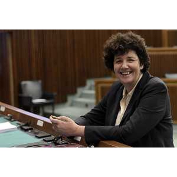 Loredana Panariti (Assessore regionale Lavoro, Formazione, Istruzione, Pari Opportunità, Politiche giovanili, Ricerca e Università) nell'Aula del Consiglio regionale del Friuli Venezia Giulia - Trieste 22/06/2016
